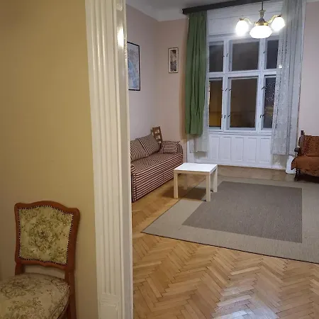 Apartment Cosyspacious Last Century Style Downtown