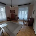 Apartament Cosyspacious Last Century Style Downtown