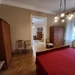 Cosyspacious Last Century Style Downtown Apartament Budapesta