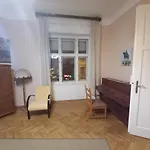 Apartament Cosyspacious Last Century Style Downtown