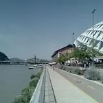 Cosyspacious Last Century Style Downtown Budapesta