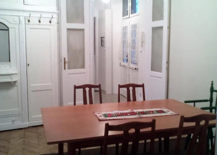 Cosyspacious Last Century Style Downtown Βουδαπέστη