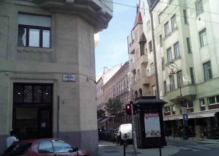 Cosyspacious Last Century Style Downtown Budapest